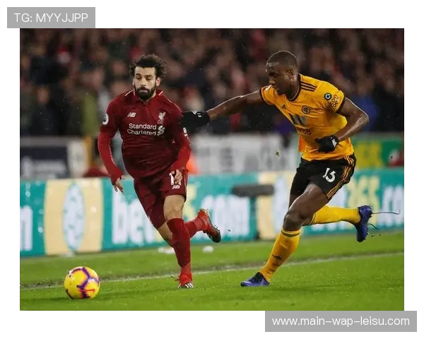 狼队球迷抗议球队表现,延迟15分钟才入场观赛 狼队球迷抗议球队表现,延迟15分钟才入场观赛